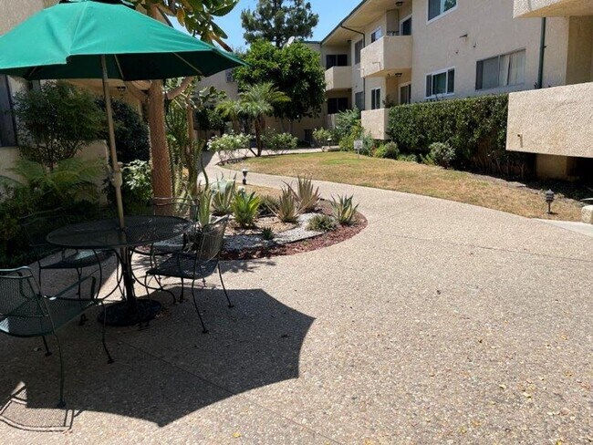 Foto del edificio - 131EDW RCLA HOA