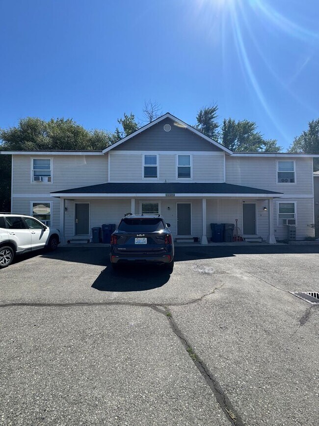 Building Photo - 1512 N Brook Ct