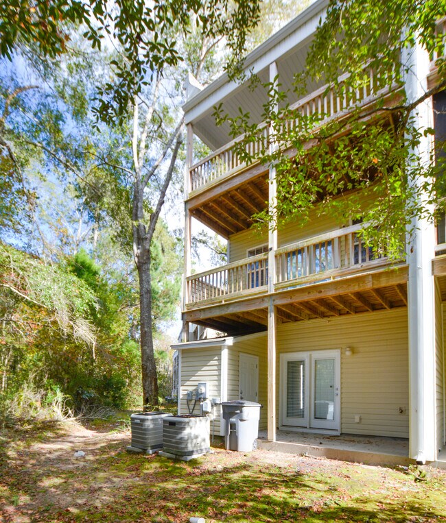 Building Photo - 4636 N Palm View Cir