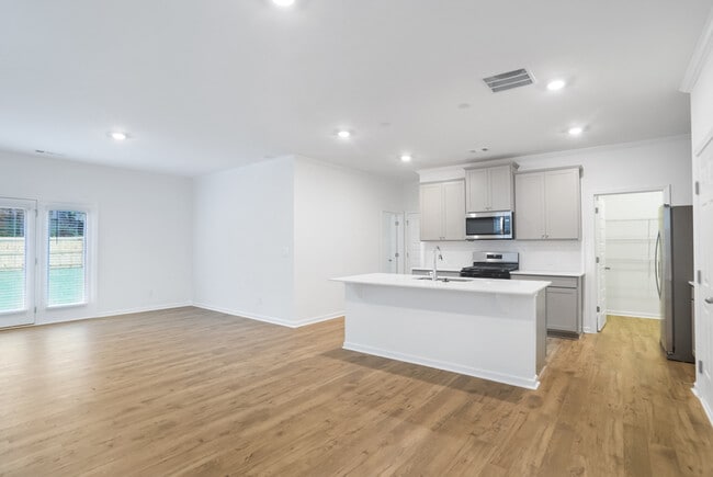 Building Photo - 6096 Knickerbocker St