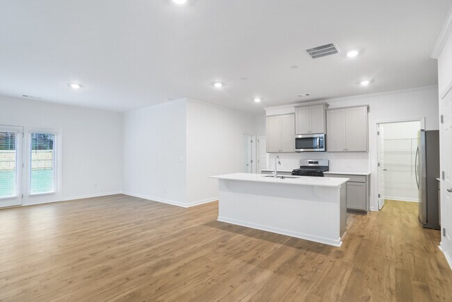 Foto del edificio - 6096 Knickerbocker St