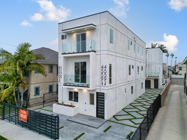 Building Photo - 4559 W 18th St