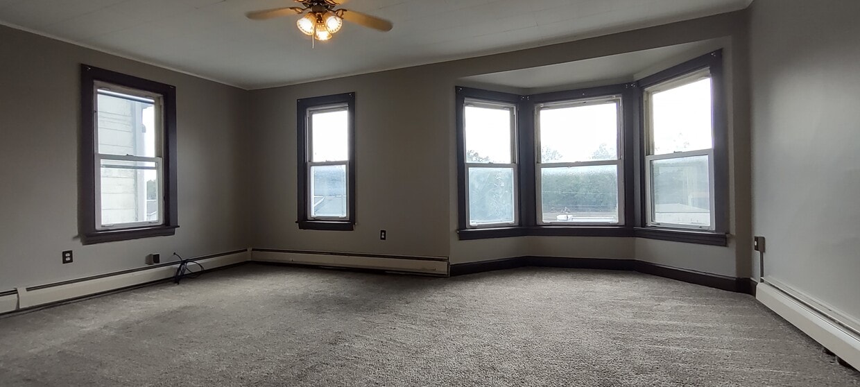 Foto principal - 549 N Front St