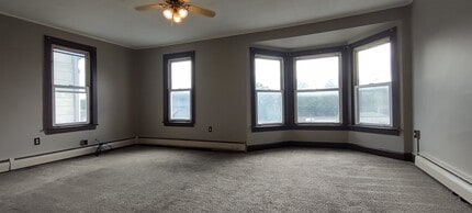 Building Photo - 549 N Front St