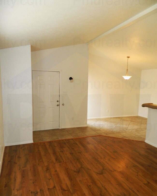 Foto del edificio - AVAILABLE NOW!!! Very Nice 3 Bedroom Dalla...