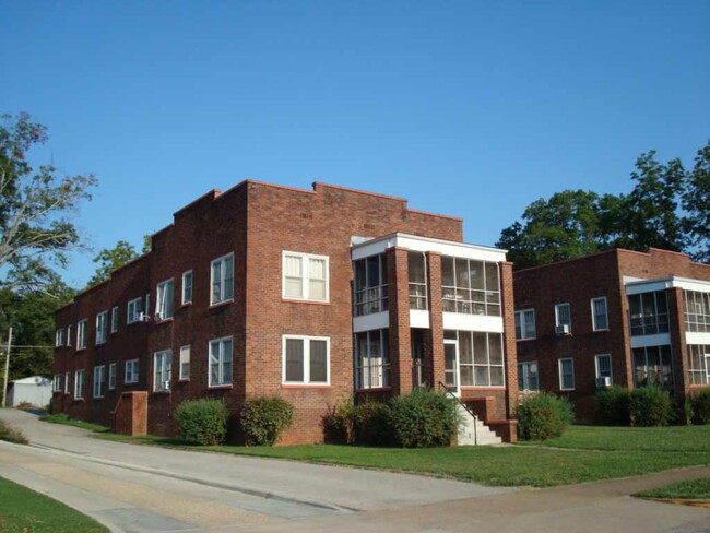 Building Photo - 1401 Leighton Ave