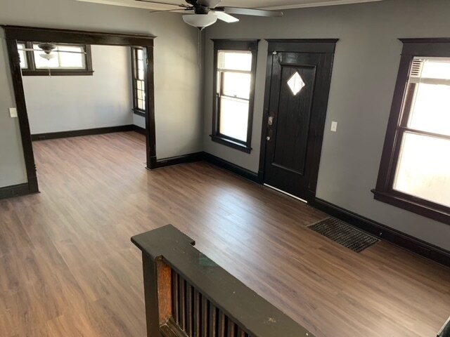 Entrada con solárium de bonificación - 2648 Robinwood Ave