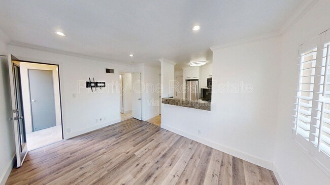 Building Photo - 7405 Charmant Dr