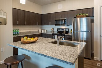 2 BR, 2 BA 960 SF - Eastridge