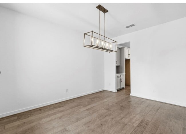 Building Photo - 10919 Spring Wind Dr