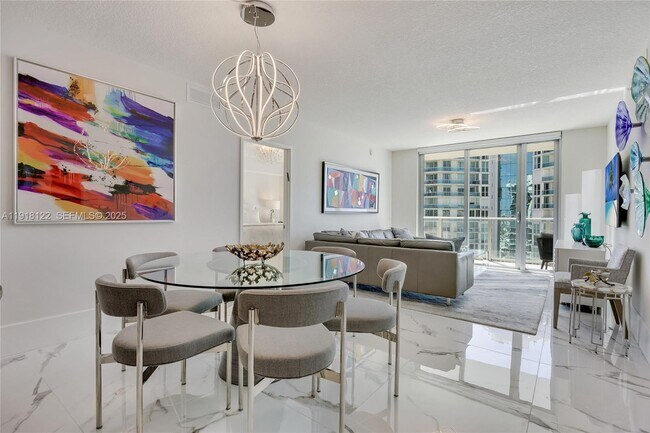 Foto del edificio - 300 Sunny Isles Blvd