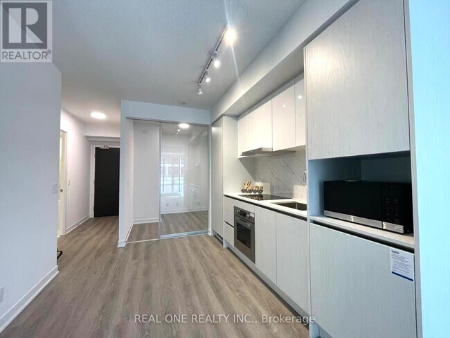 Photo du bâtiment - 180 Front St E