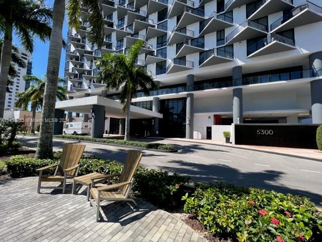Building Photo - 5300 Paseo Blvd