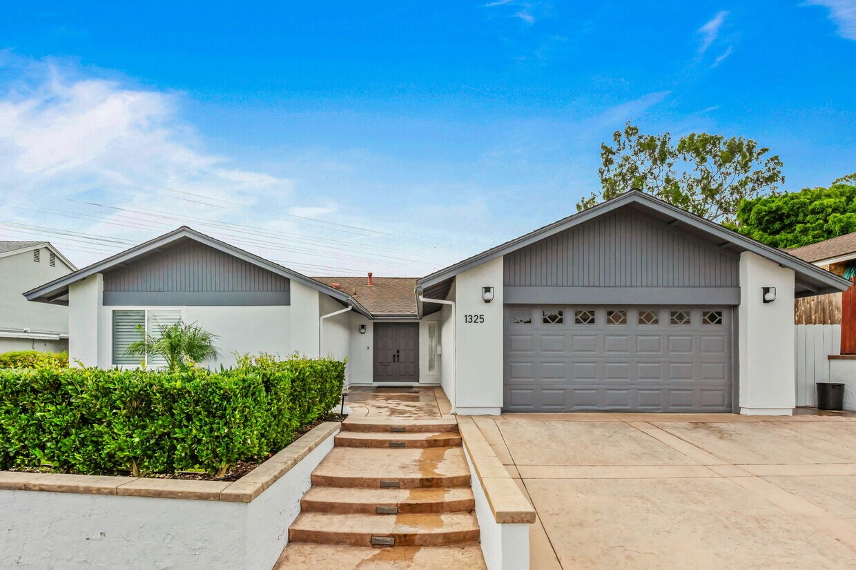 Primary Photo - 1325 Park Dr