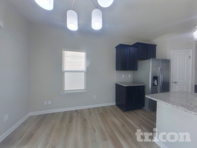 Building Photo - 142 Spring Knoll Dr