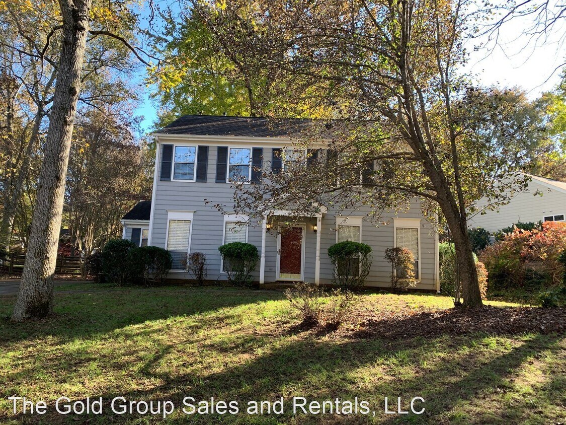 8718 Golf Ridge Dr, Charlotte, NC 28277