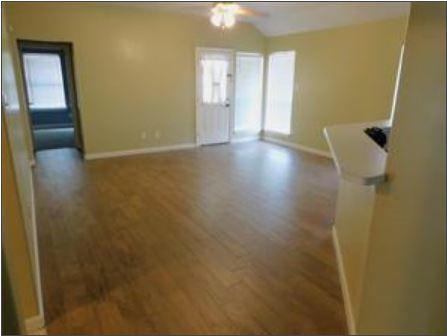 Foto del edificio - 5015 Misty Ln