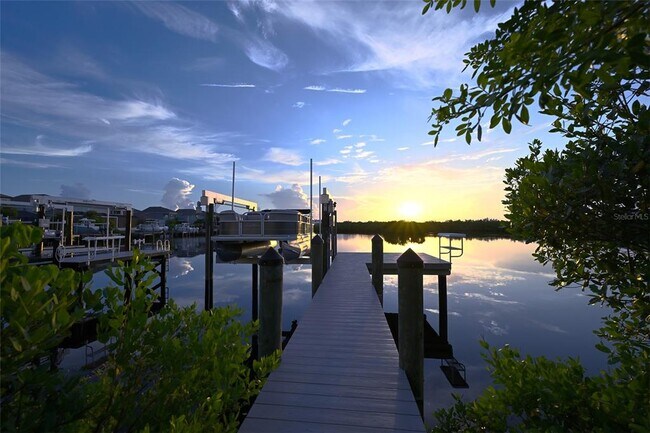 Building Photo - 1056 Seagrape Dr