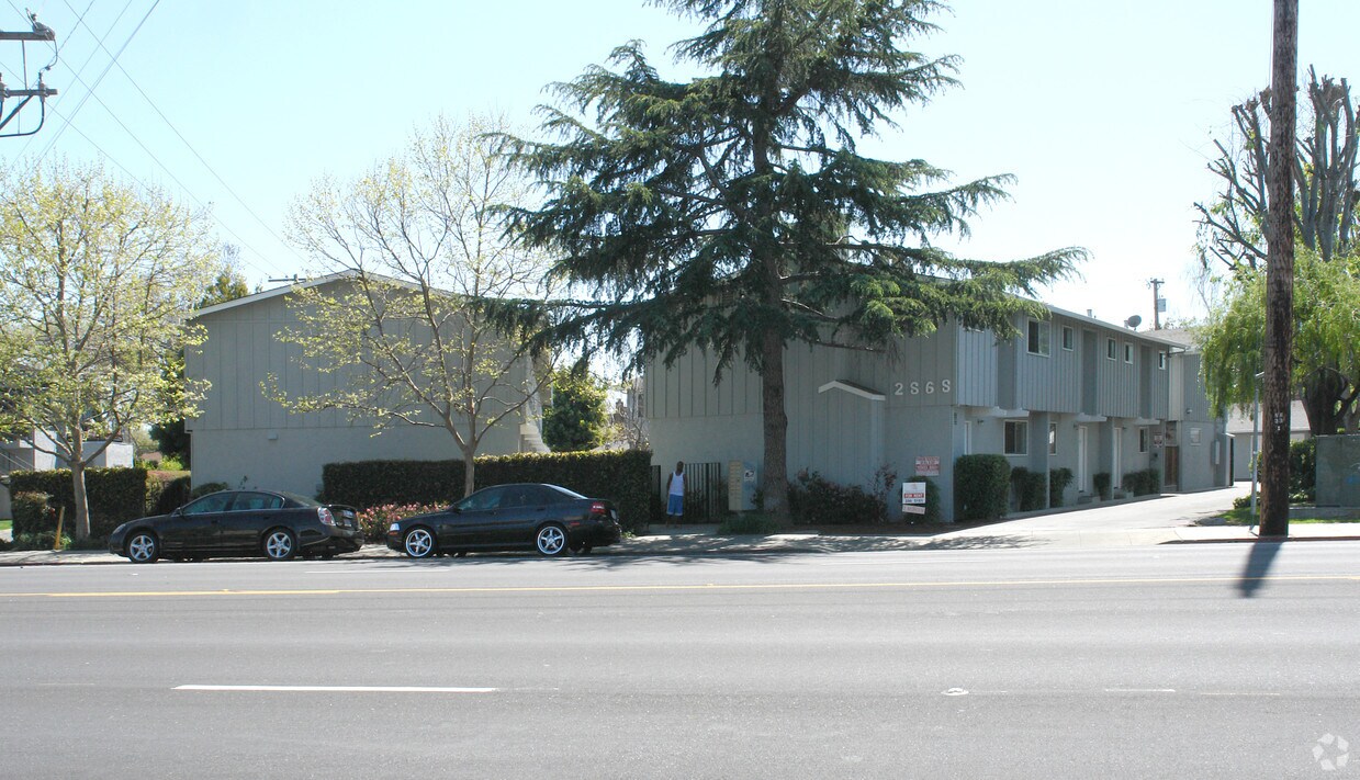 Foto principal - 2868 Homestead Rd