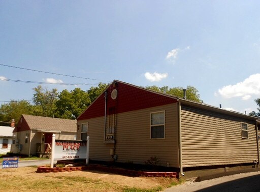 Primary Photo - 908 S Robberson Ave