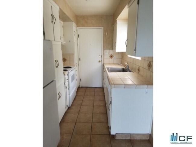 1114 E Cliff Dr photo'