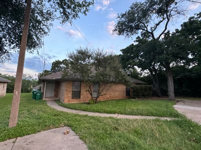 Primary Photo - 2115/2117 N Elm