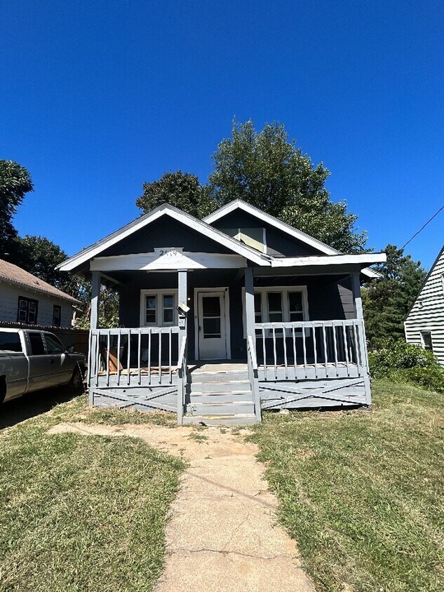 Primary Photo - 2319 Green St