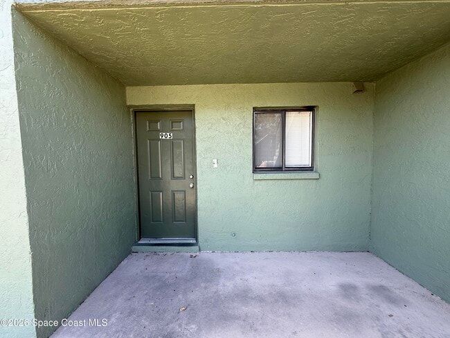 Foto del edificio - 1566 University Ln