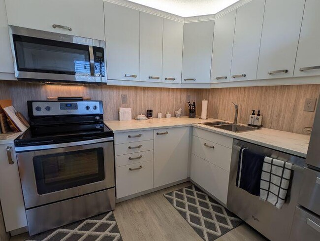 Foto del edificio - 2812 Garden Dr S