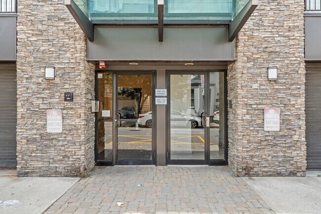 Foto del edificio - 125 70th St