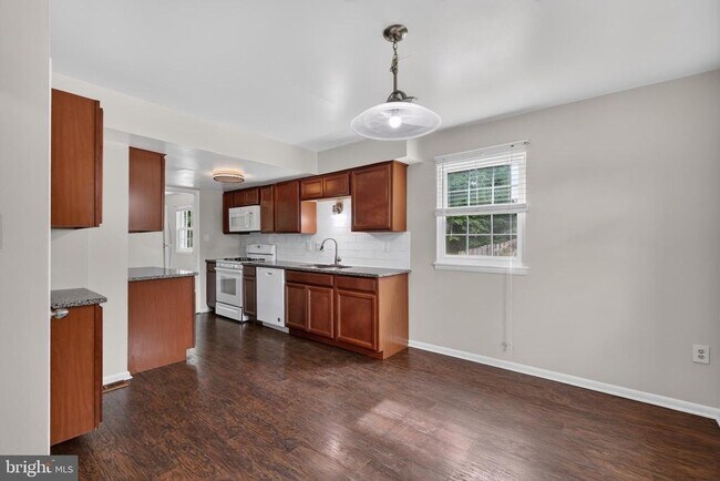 Foto del edificio - 15063 Cherrydale Dr