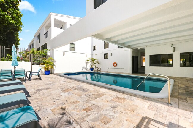 Foto del edificio - 250 S Ocean Blvd