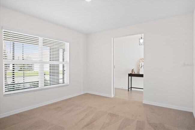 Foto del edificio - 8455 Clearway Dr