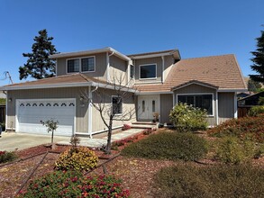 Building Photo - 38872 Cherry Ln