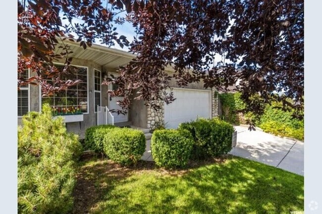 Building Photo - 2522 Hillside Village Ct