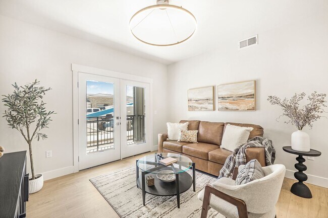 Building Photo - Lincoln Crossing Apartments Unit 1208
