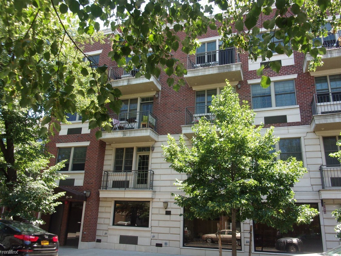 Primary Photo - 2519 35th St