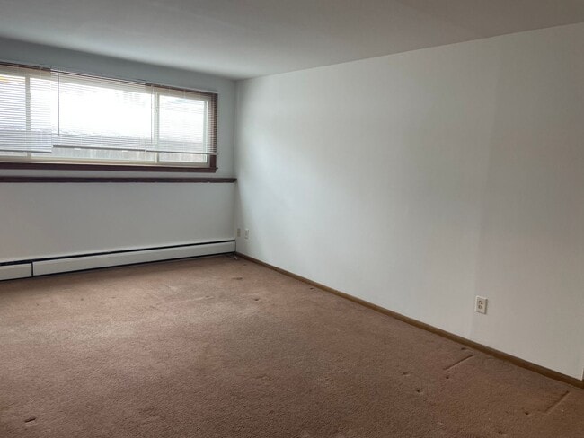 Interior Photo - 1210-1220 Cambridge St. (Hopkins)