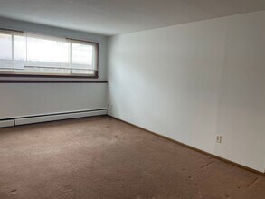 Interior Photo - 1210-1220 Cambridge St. (Hopkins)