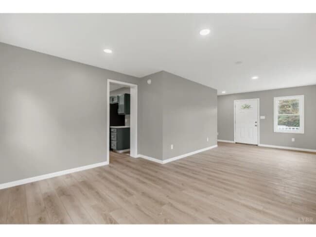 Foto del edificio - 3 Bedroom 1 Bathroom