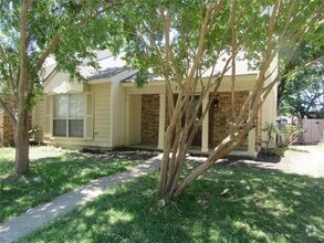 Building Photo - 713 Denmark Dr