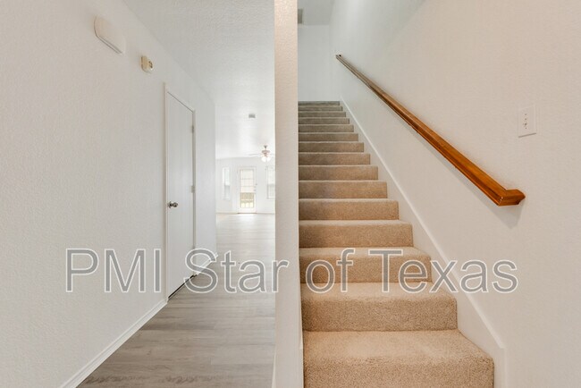 Foto del edificio - 10624 Many Oaks Dr