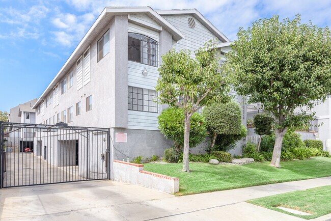 Building Photo - 14531 Freeman Ave