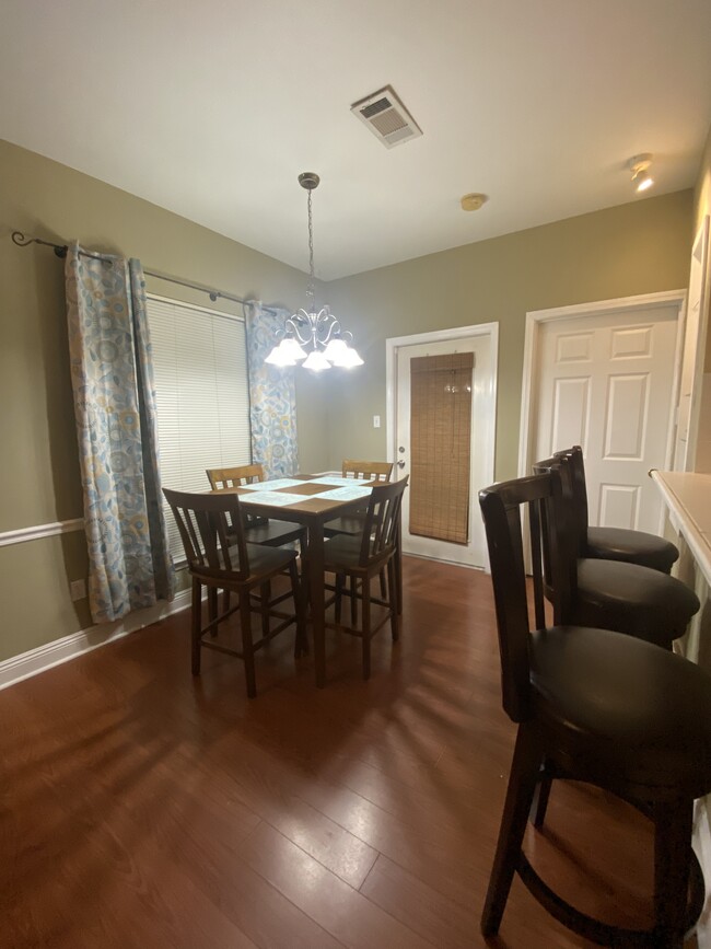 Dining room - 5157 Etta St