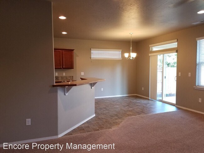 Building Photo - 21367 NE Eagle Crossing Ave