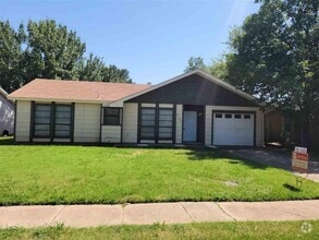 Building Photo - 4131 McGaha Ave