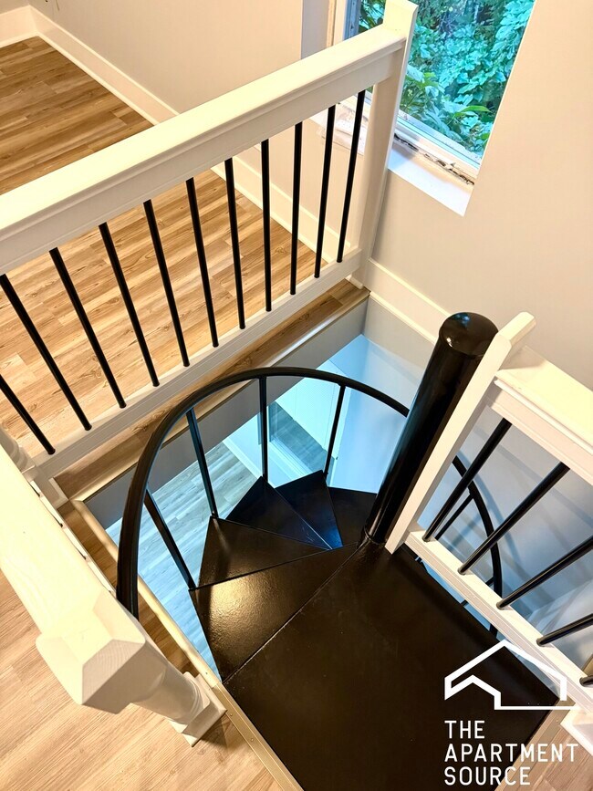 Foto del edificio - 942 N Elston Ave