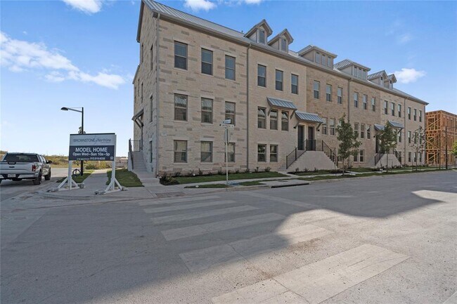 Building Photo - 232 John Webster St