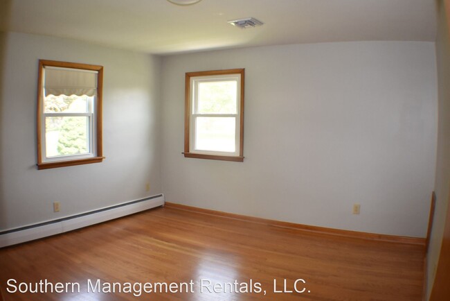 Building Photo - 2 br, 1 bath House - 10 Fulton Ave