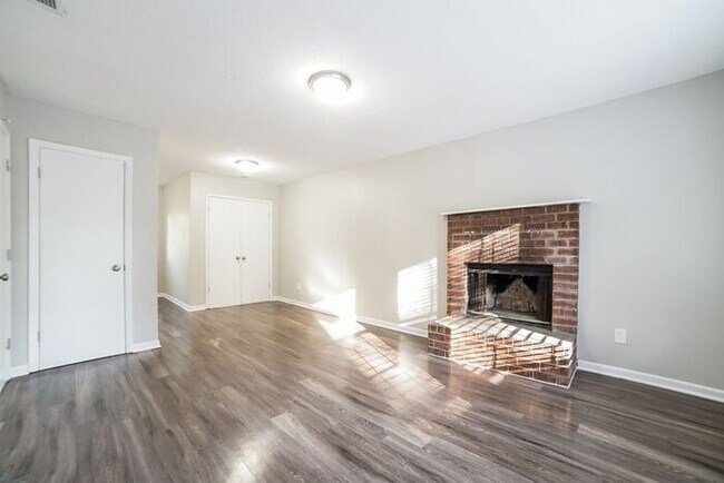 Building Photo - Renovated Home for Rent minutes away from ...